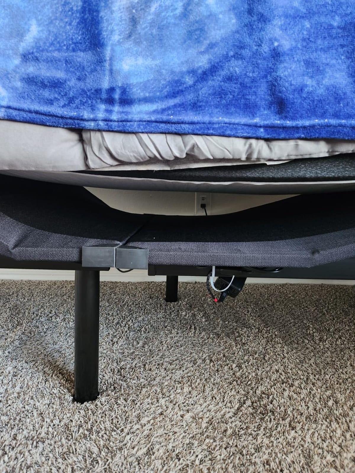 Dyonery Split King Adjustable Bed Base + 14 Inch Memory Foam Mattress customer photo 2