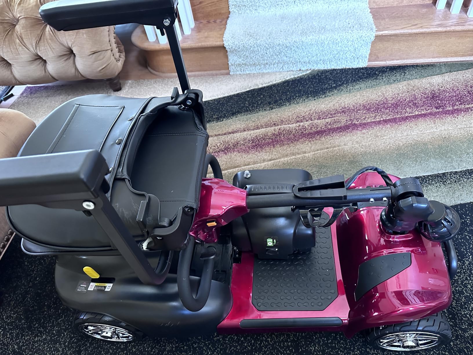 iScooter 3-Wheel Portable Mobility Scooter for Adults and Seniors, Easy-Disassembly Electric Scooter with Seat, Detachable Basket and Cup Holder, 264 lb Capacity, Red customer photo 2