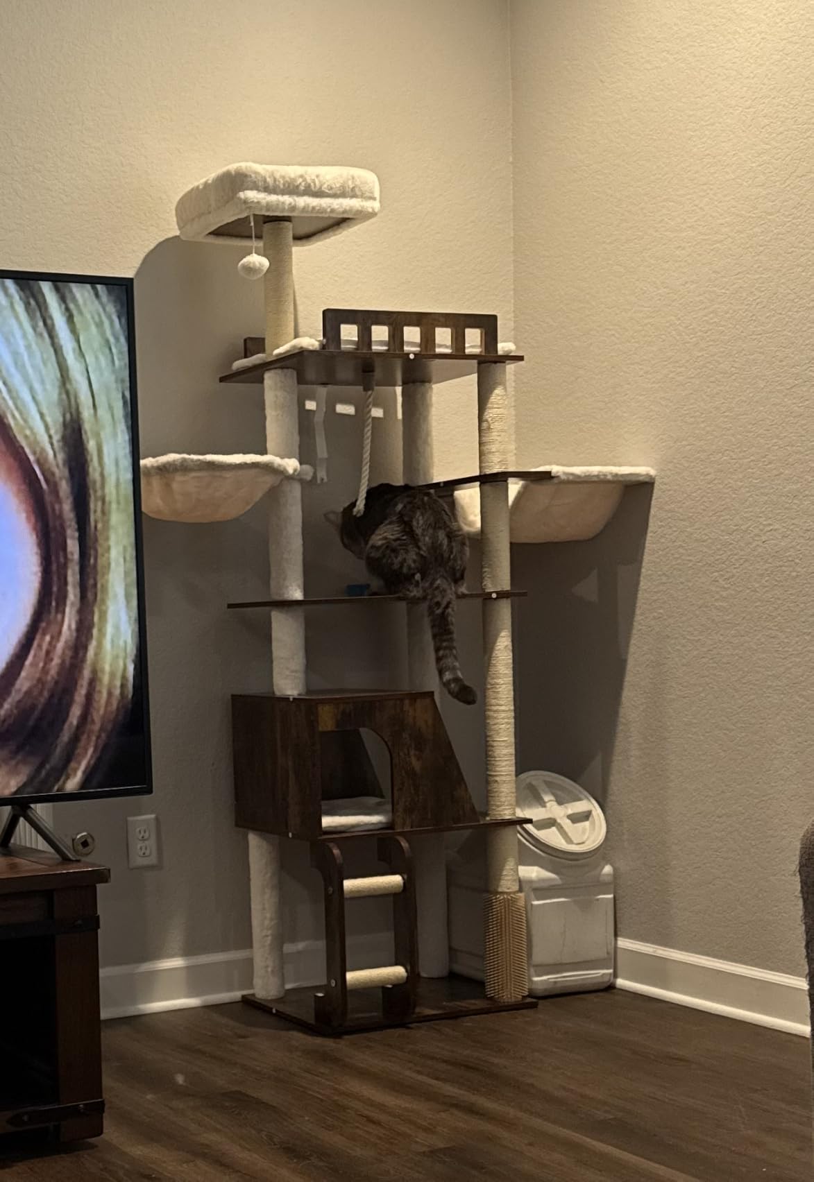 Hey-brother Wooden Cat Tree, Furniture Tower with Large Platforms, MPJ121SR customer photo 1