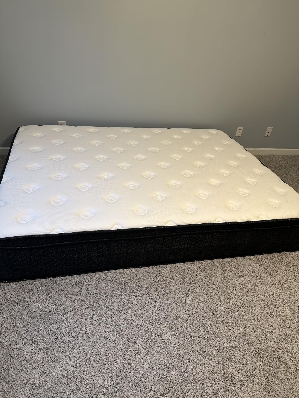 King Mattress,14 Inch king size Mattress in a Box, Medium Firm Hybrid Mattress with Individually Wrapped Pocket Springs for Excellent Motion Isolation & Strong Edge Support, Cooler Breathable Sleep customer photo 2