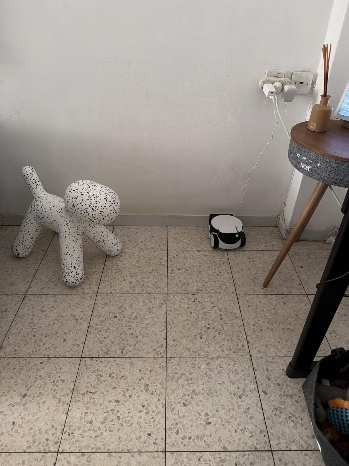 Enabot EBO ROLA PetPal Mobile 2.5K Pet Camera Robot with Treat Dispenser customer photo 2