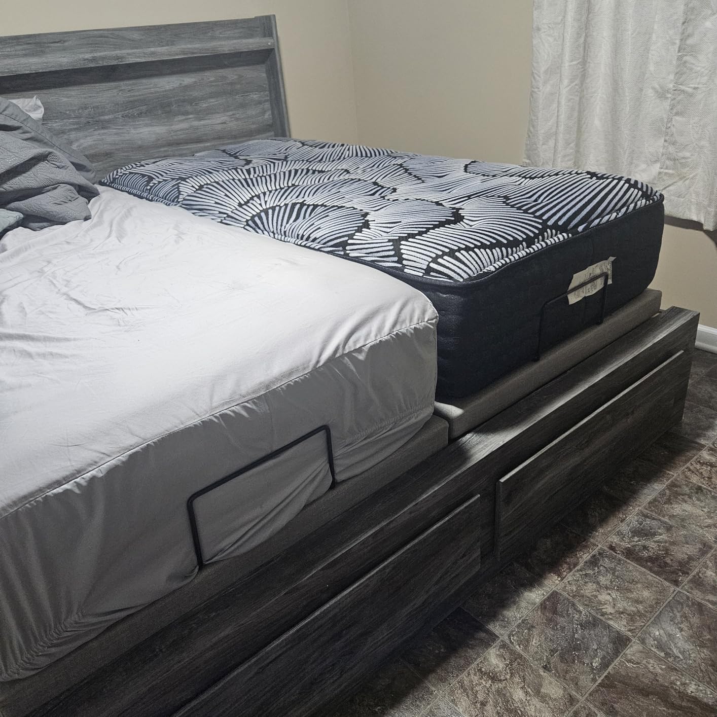 Premium Split King Adjustable Bed with 14 Inch Prime Gel Memory Foam Sleep System, Massage, Zero Gravity, Anti-Snore, Programmable Memory Positions, USB, Underbed Lighting, Zero Clearance customer photo 2